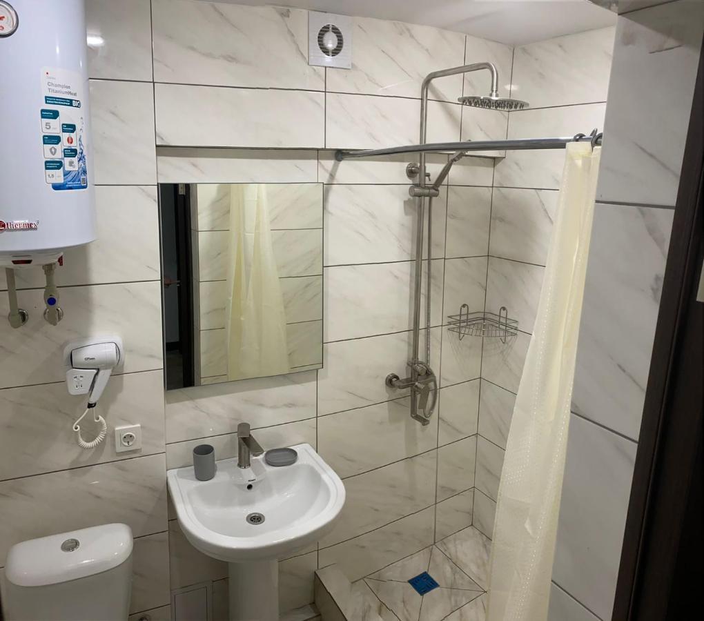 Гостевой Дом Атакар Hotel Gagra Exterior photo