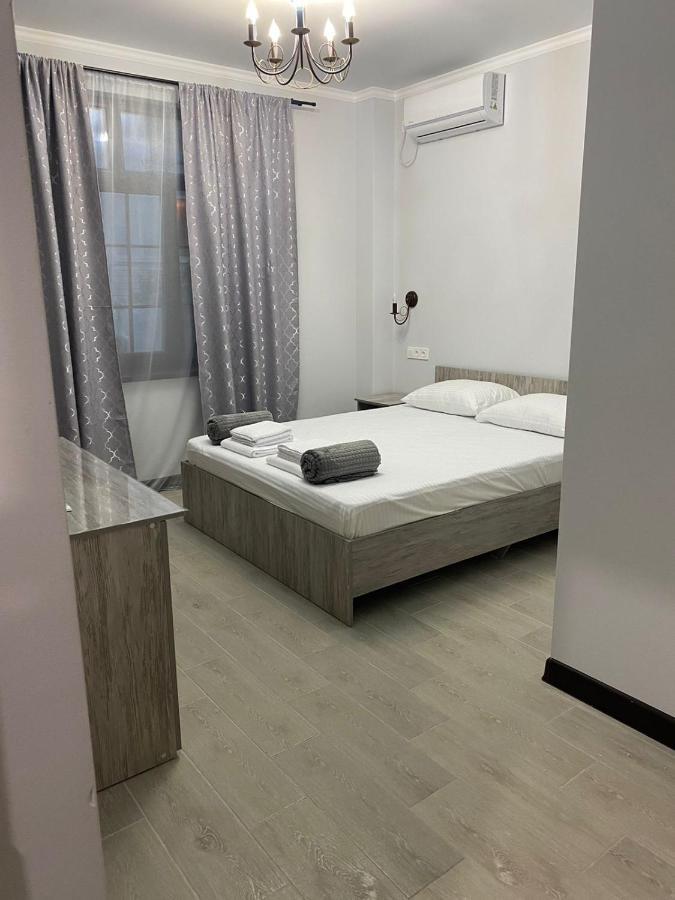 Гостевой Дом Атакар Hotel Gagra Exterior photo